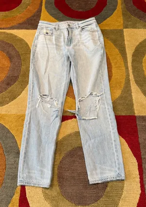 American Eagle Outfitters Denim Mom Jean Light Wash High Rise Distressed Size 6 thumbnail 1