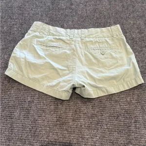 Women's J.Crew Mint Green Broken In Casual Cotton Chino Shorts size 2‎ thumbnail 3