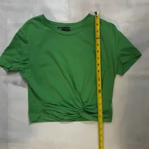 Zara Kelly Green Knotted Front Cropped Tee M Classic Rainbowcore Boho Urban thumbnail 7