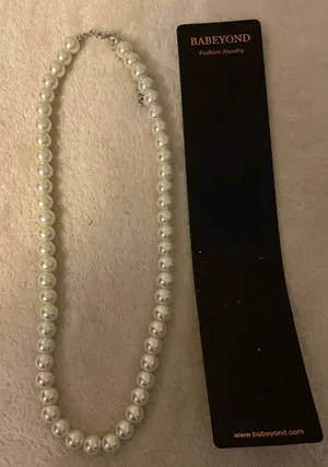 BABEYOND Cream Pearl Necklace - Classic Strand thumbnail 1