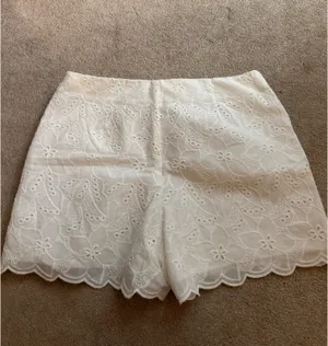 Zara Lace White Shorts thumbnail 5