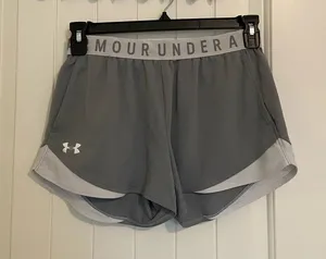 NWOT | Under Armour women’s heatgear “loose” light gray white athletic‎ shorts M thumbnail 1