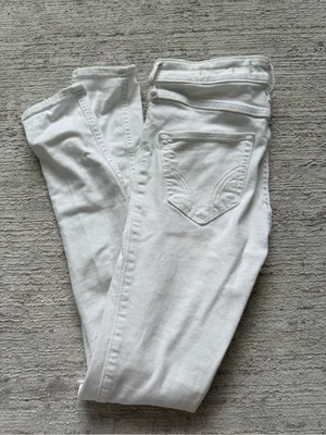 Hollister White Distressed Skinny Jeans (Size 0R) thumbnail 3