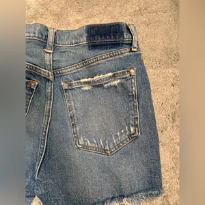 Abercrombie & Fitch 4” mom short high rise Blue Jean Shorts thumbnail 7