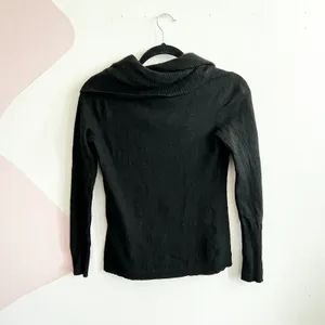 Banana Republic Merino Wool Sweater Black Classic Soft Luxe Quiet Luxury‎ Small thumbnail 2