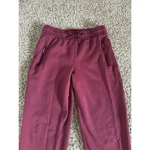 Old Navy Women's Maroon High-Rise Elastic Drawstring Jogger‎ Size Medium thumbnail 2