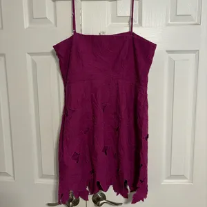 H&M Embroidered Floral Magenta Dress NWT thumbnail 4