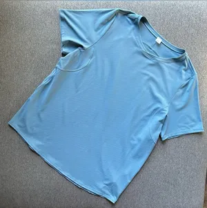Lululemon Athletic Fit Workout Short Sleeve Shirt Size 10 thumbnail 1
