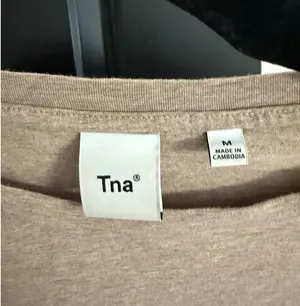 Aritzia TNA Baby Tee Cropped thumbnail 3