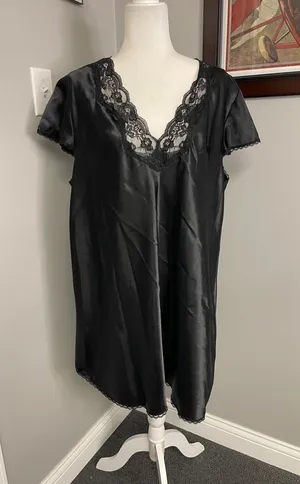 Secret Treasures Woman black negligee nighty nightgown lace size 2X 18W/20W thumbnail 1