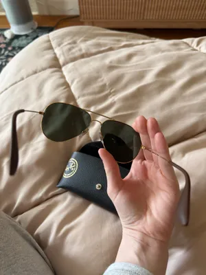 Ray-Ban Aviator Gold and case  thumbnail 1