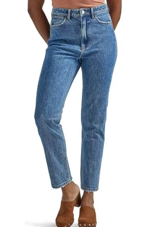 NWOT Wrangler High Rise Vintage Taper Mom Jeans Sz 8 Distressed Medium Wash thumbnail 1