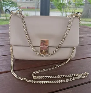 Beige Crossbody Shoulder Bag Gold Chain Strap Flap Clasp Faux Leather thumbnail 1