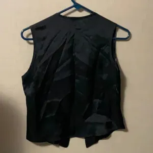 Vest Black thumbnail 3