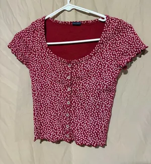 Brandy Melville T-shirt thumbnail 1