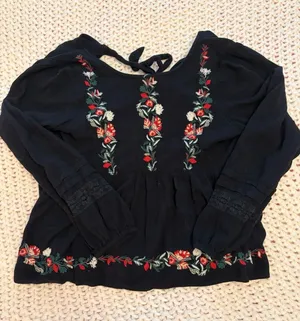 American Eagle Black Floral Embroidered Peasant Blouse Size XS thumbnail 1