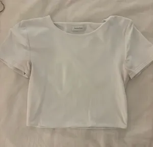 Aritzia Babaton Top Crop thumbnail 1