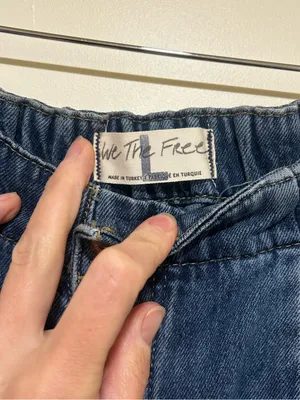 We The Free All Star Pull on Low Slung Cargo Barrel Leg Jeans Size Large thumbnail 3