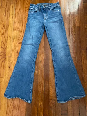 American Eagle Low-Rise Jeans Flare Stretch thumbnail 1