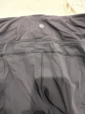 Lululemon Black Capri Women’s Leggings Size 10 Pull Over Pockets thumbnail 2