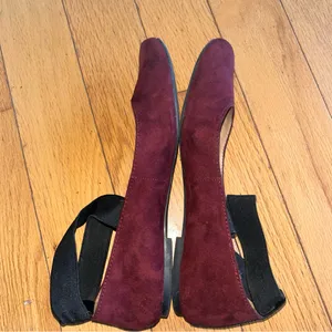 New directions burgundy flats with Black Straps burgundy size 8 thumbnail 2