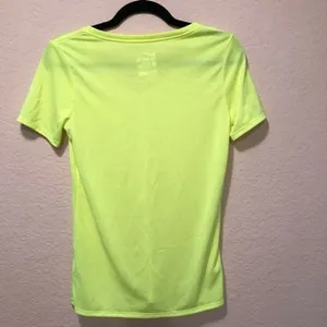 *30off3* NWOT.‎ Nike Dri-Fit neon yellow top. thumbnail 4