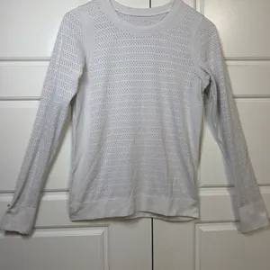 Lululemon Swiftly Tech Long Sleeve Women 4 Light Gray Perforated Mesh Top thumbnail 4