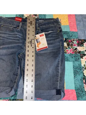 Signature by Levi's Modern Bermuda Shorts Size 6 Women's 28 Denim Blue thumbnail 9