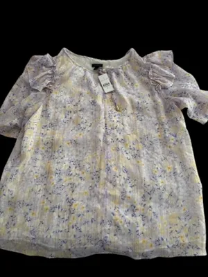 NWT Ann Taylor Size Medium Floral Flutter Sleeve Subtle Metallic Blouse NEW thumbnail 5