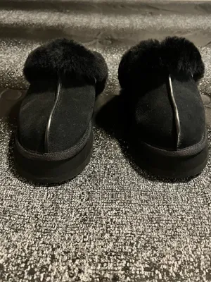 Womens sz6 UGG Disquette Platform Slippers Black Suede Shearling Fur Slides thumbnail 3