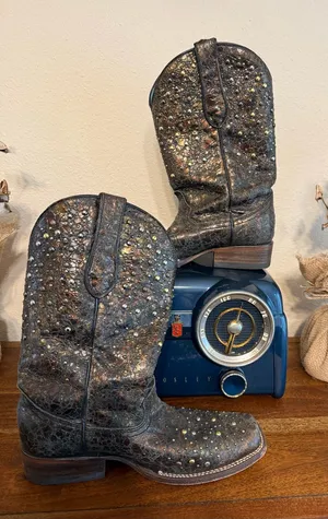 Corral Vintage Women's Brown and Brass Studded Boots size 9 M Western READ thumbnail 1