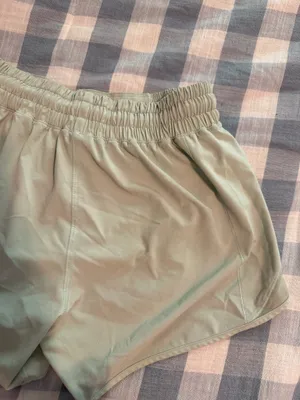 Light Green Lululemon Shorts Size 6 thumbnail 8