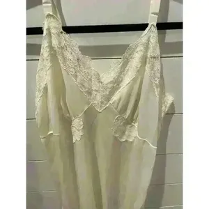 Vintage Deena Fine Lingerie Off White Lace and Eyelet Slip, size 40 thumbnail 2