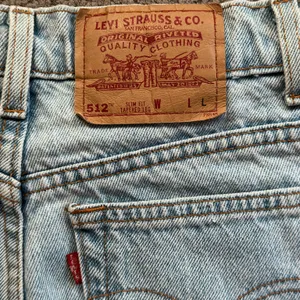 VINTAGE 90s Levis 512 Slim Tapered Jean 7L thumbnail 4