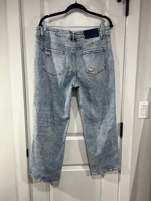 Vervet Lovervet Acid Washed Mid Rise distressed straight leg thumbnail 4