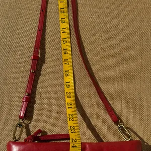 Madewell The Puff Crossbody Bag in Red Leather thumbnail 13