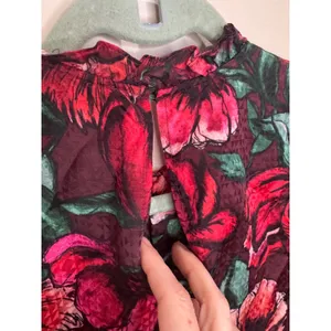Sandro Paris Red Floral Mock Neck Blouse Black Lace Sleeves Silk Blend sz 1 thumbnail 6