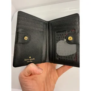 Kate Spade Quiet‎ Luxury Black Saffiano Leather Compact Wallet thumbnail 3