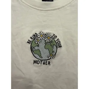 Vibe N White Be Kind To‎ Your Mother Earth Daisy Embroidered Crop Tee Shirt XS thumbnail 2