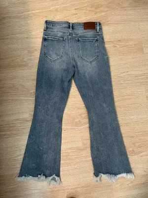 Hidden Jeans Flare Hemmed Cropped Jeans thumbnail 3