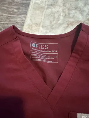 FIGS Scrub Set thumbnail 3