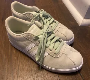 💜 Adidas Gazelle Sneakers Tennis Shoes in Seafoam Mint Green thumbnail 1