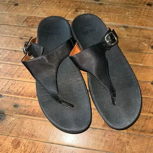 FitFlop black thong rubber platform size 8 flip flops thumbnail 1