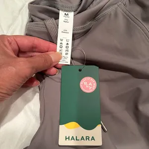 Halara leggings size M thumbnail 3