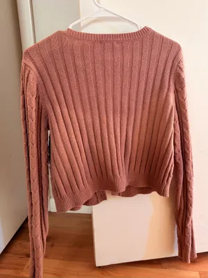 Pink Sweater  thumbnail 2