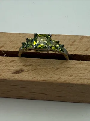 925 Sterling Silver Yellow Green Princess Cut 5 Stone Ring Size 9 thumbnail 2