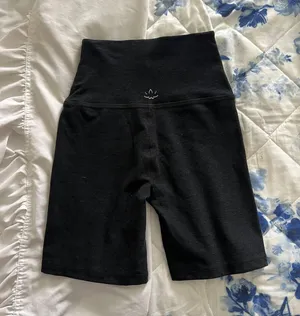 biker shorts thumbnail 2