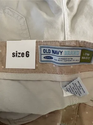 Old Navy Women’s Khaki Low Waist Chino 5” Inseam Shorts 6 NEW thumbnail 8