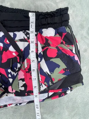 Lululemon Hotty Hot Short Activewear Gym Training Size 6 Performance Outdoor thumbnail 7