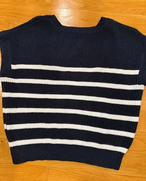 Moon & Madison striped sweater vest size large . thumbnail 1